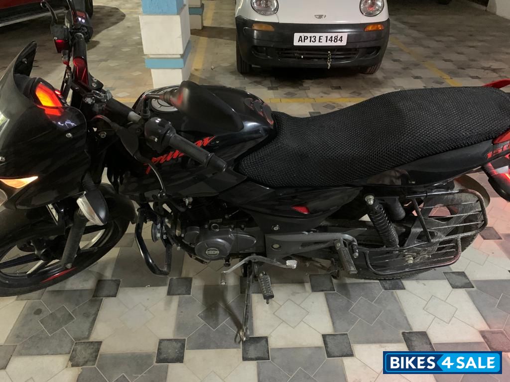 Bajaj Pulsar 150 Neon Bajaj Pulsar 150 Neon