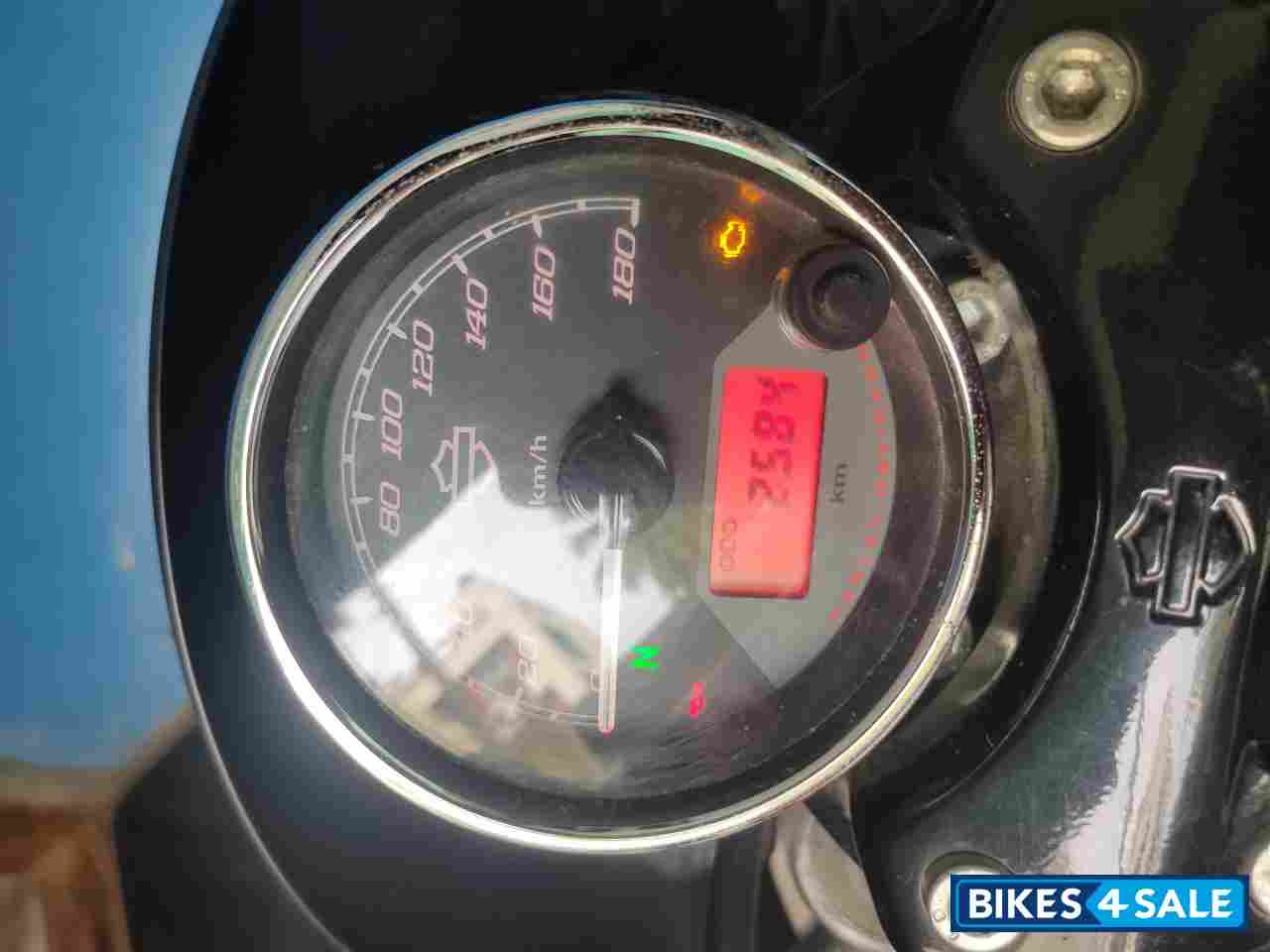 Black Harley Davidson Street 750