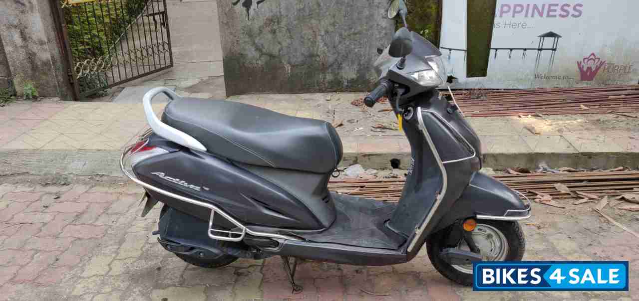 Gray Honda Activa 4G