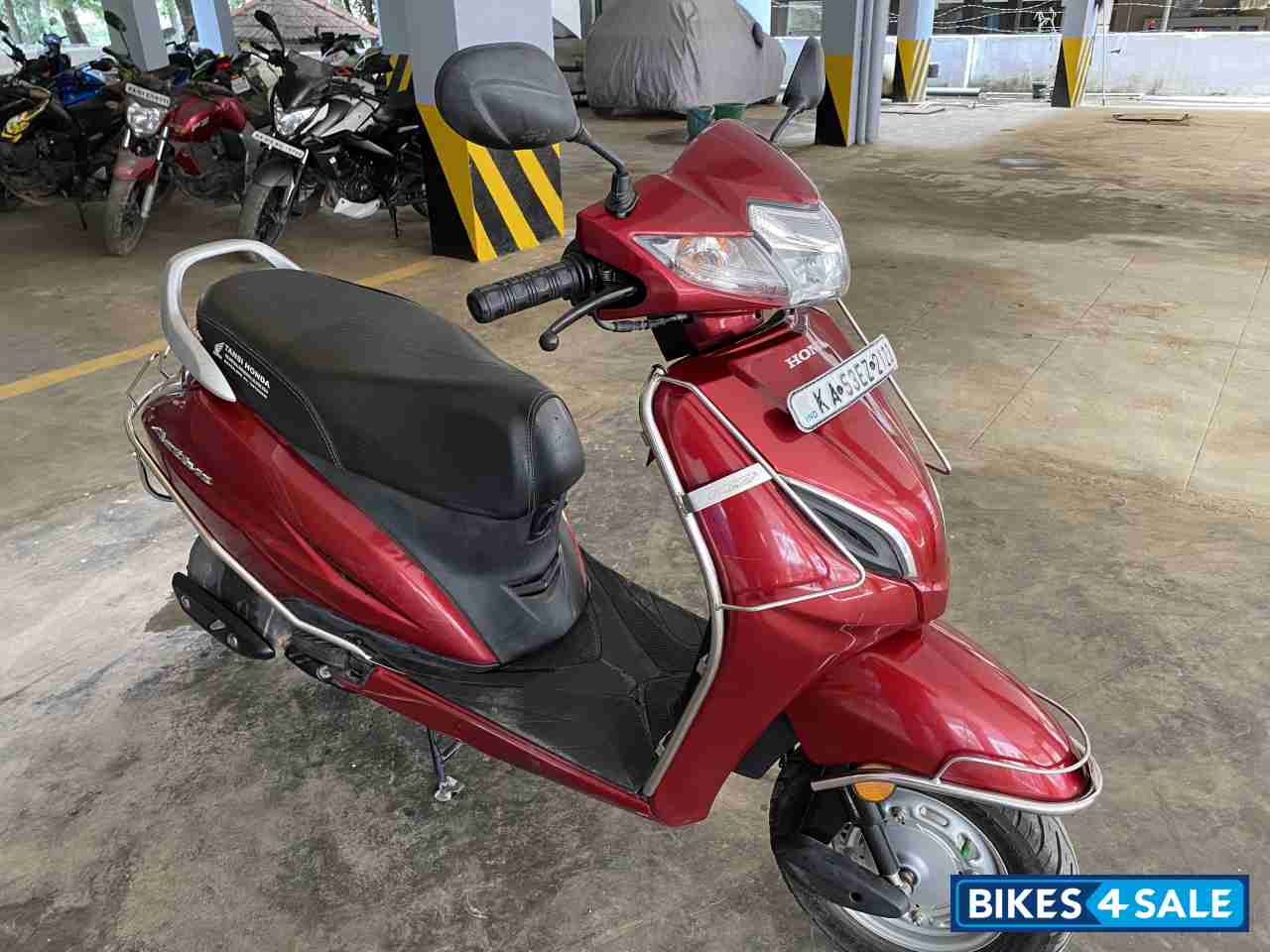 honda activa red colour price