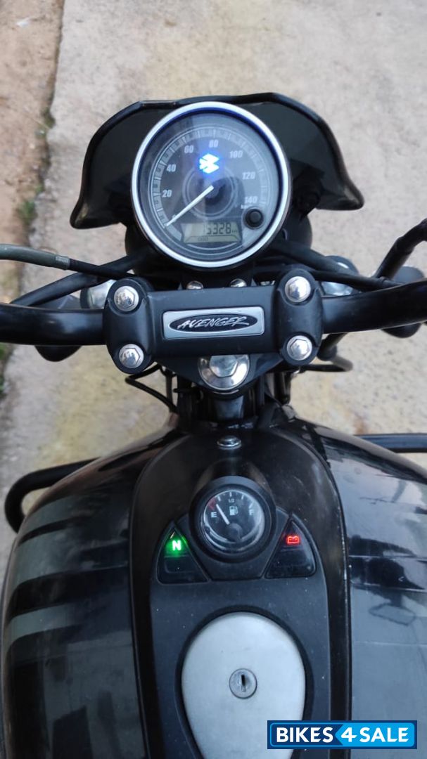 Black Ebony Bajaj Avenger Street 180