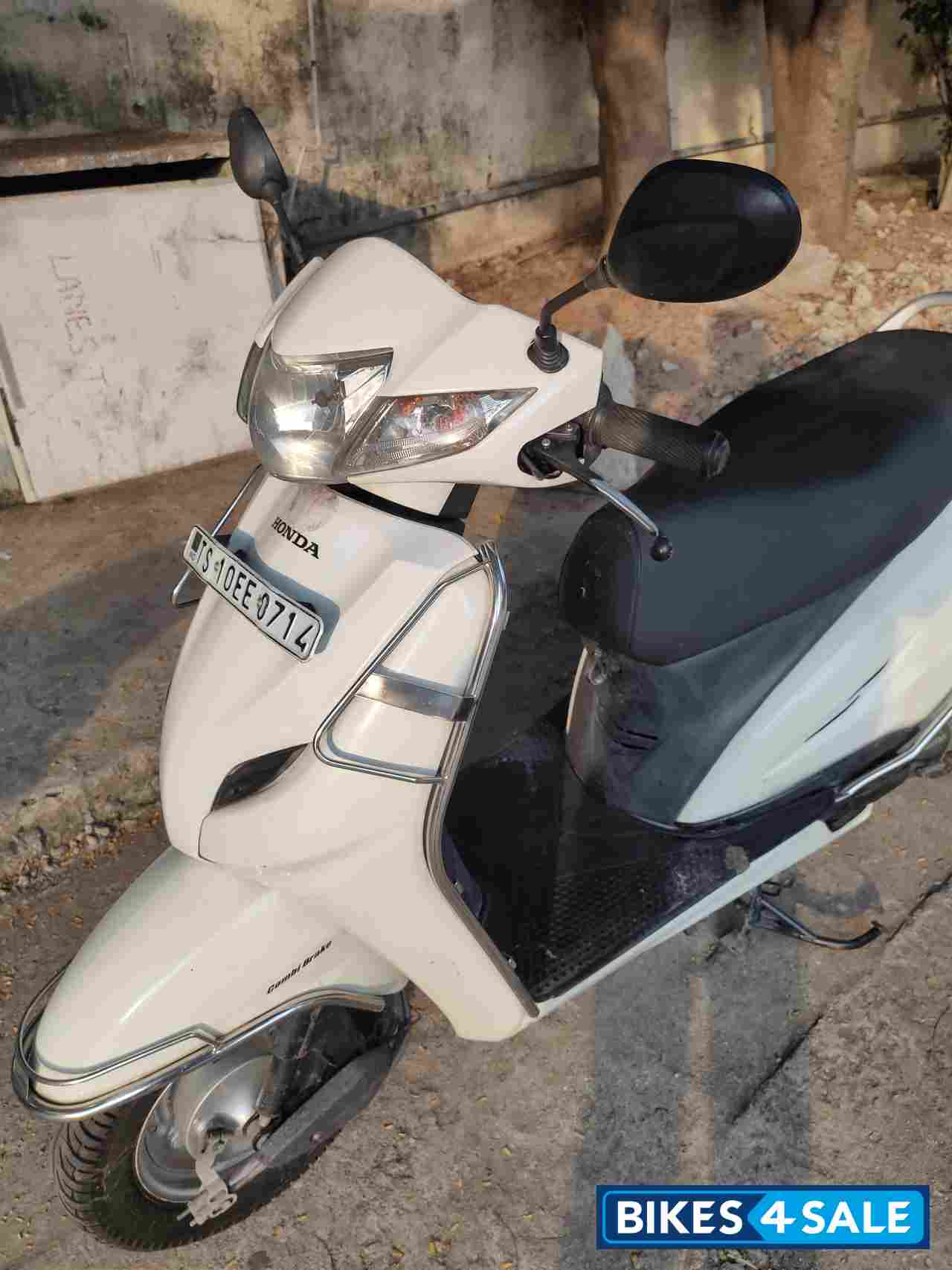 P A White Honda Activa 3G