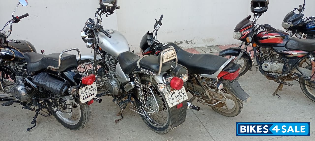 Silver Royal Enfield Thunderbird TwinSpark 350