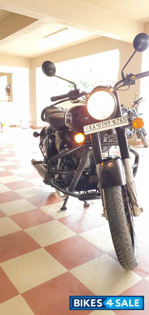 Stealth Black Royal Enfield Classic Stealth Black