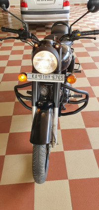 Stealth Black Royal Enfield Classic Stealth Black