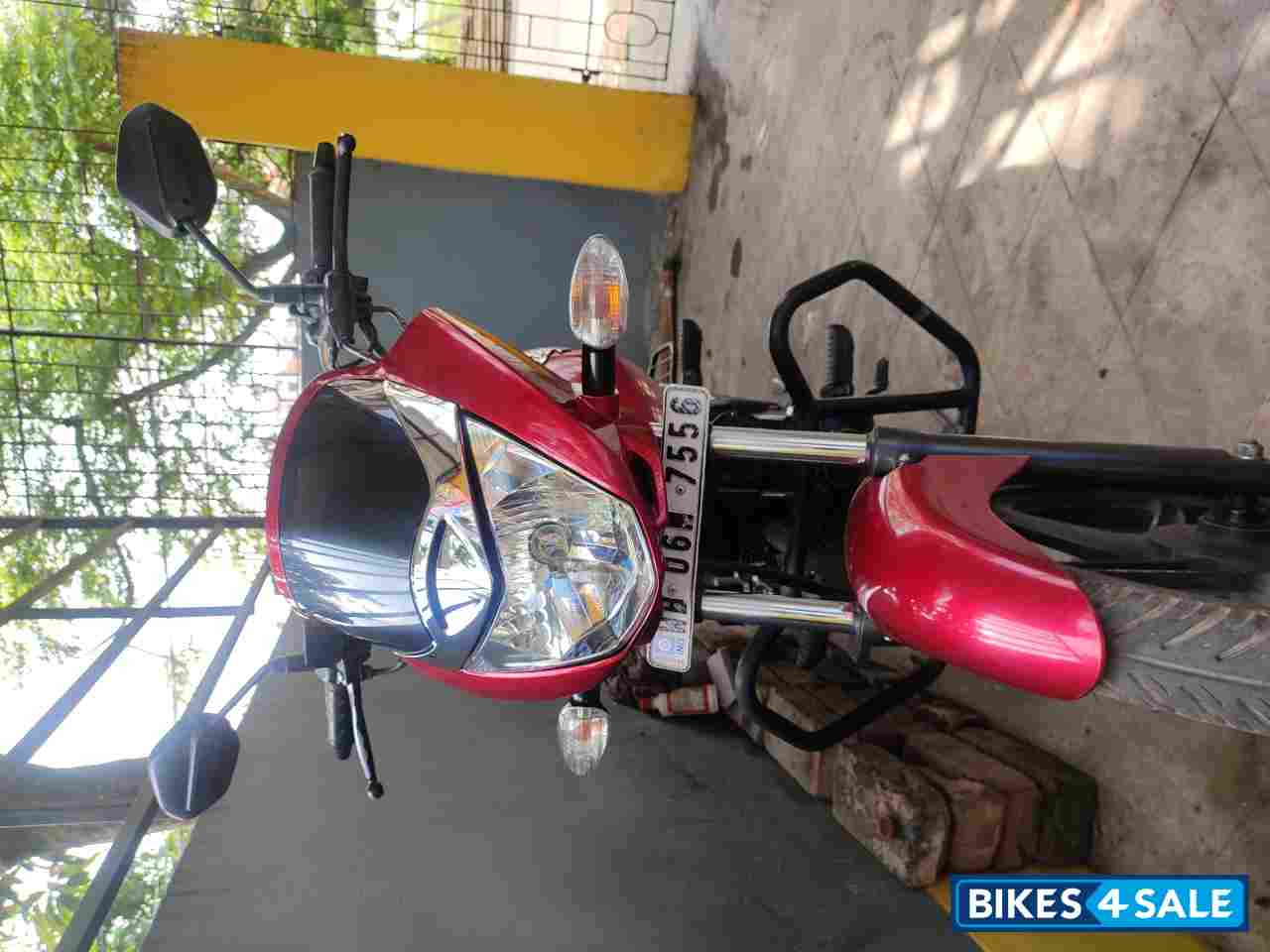 Maroon Honda CB Unicorn