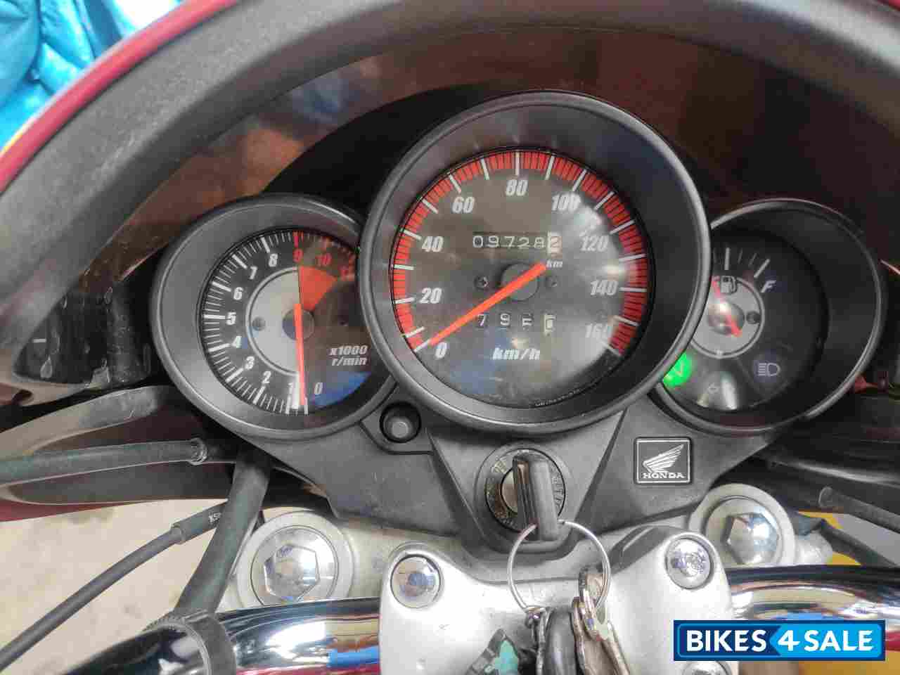 Maroon Honda CB Unicorn Maroon Honda CB Unicorn