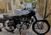 Black Royal Enfield Bullet Standard 350