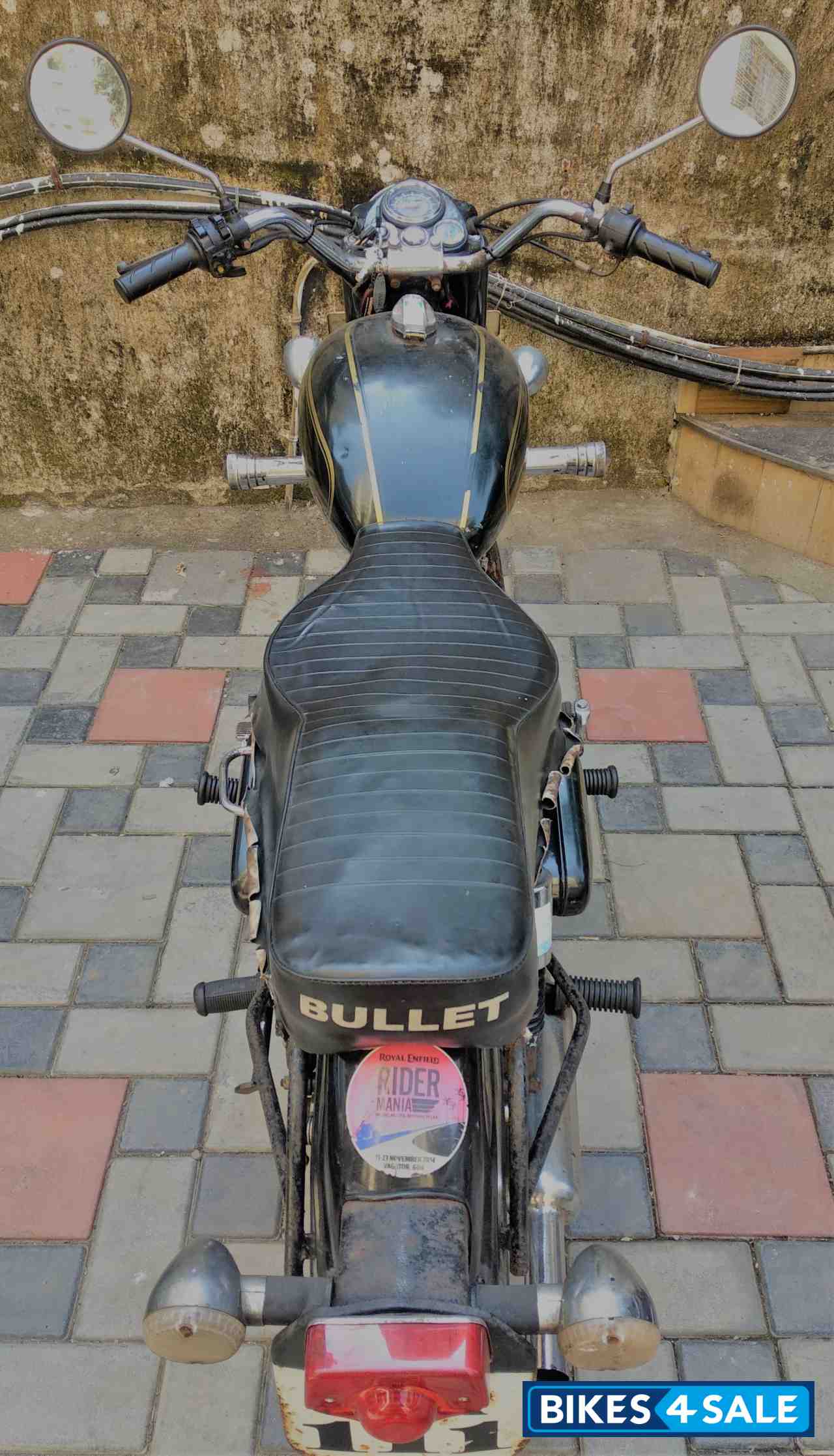 Black Royal Enfield Bullet Standard 350
