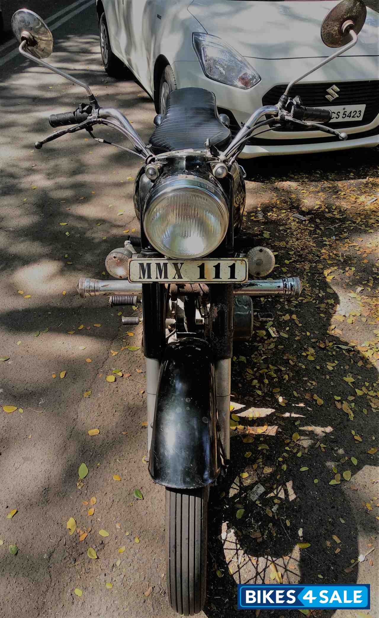 Black Royal Enfield Bullet Standard 350