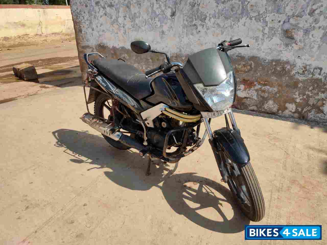 Black Mahindra Centuro