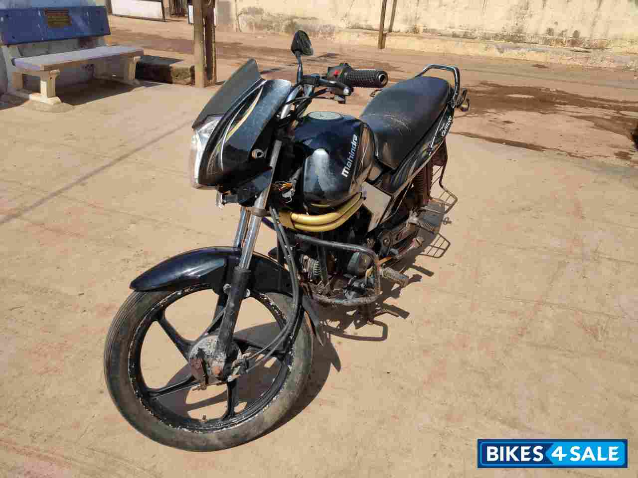 Black Mahindra Centuro