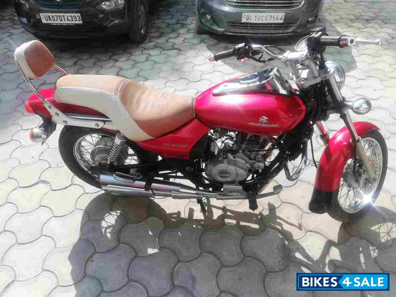 Bajaj Avenger 220 DTS-i