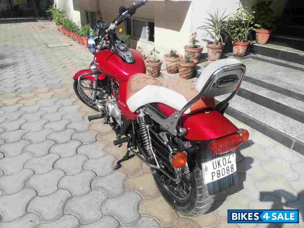 Bajaj Avenger 220 DTS-i