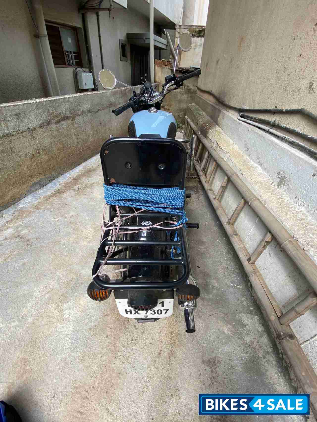 Royal Enfield Classic 350 Redditch Blue Royal Enfield Classic 350 Redditch Blue