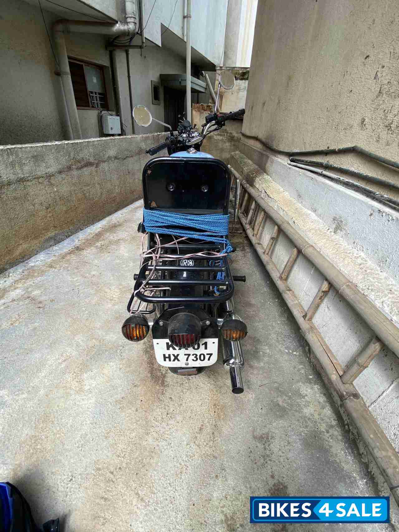 Royal Enfield Classic 350 Redditch Blue Royal Enfield Classic 350 Redditch Blue