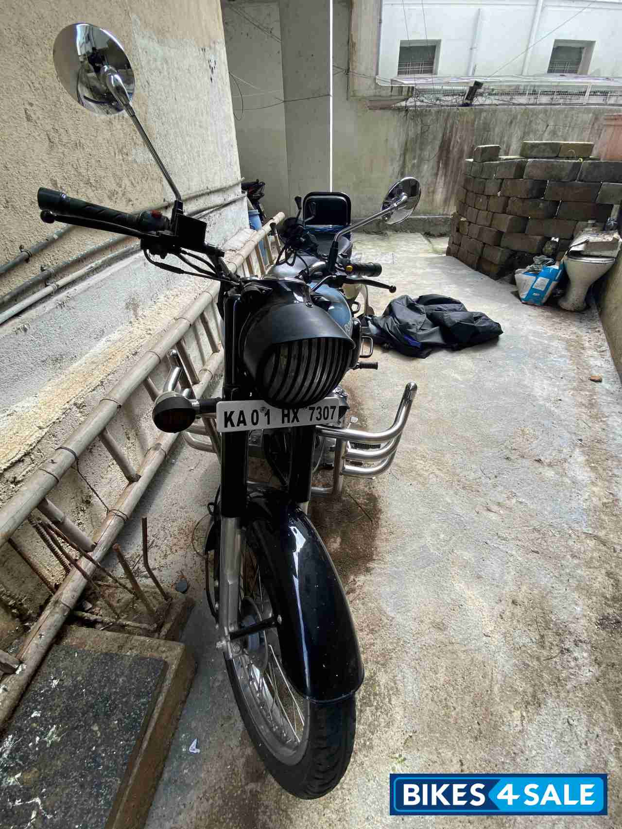 Royal Enfield Classic 350 Redditch Blue Royal Enfield Classic 350 Redditch Blue