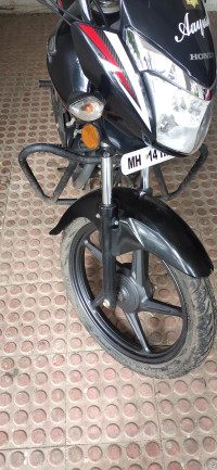 Black Honda CB Shine