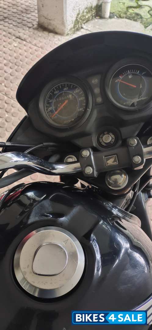 Black Honda CB Shine