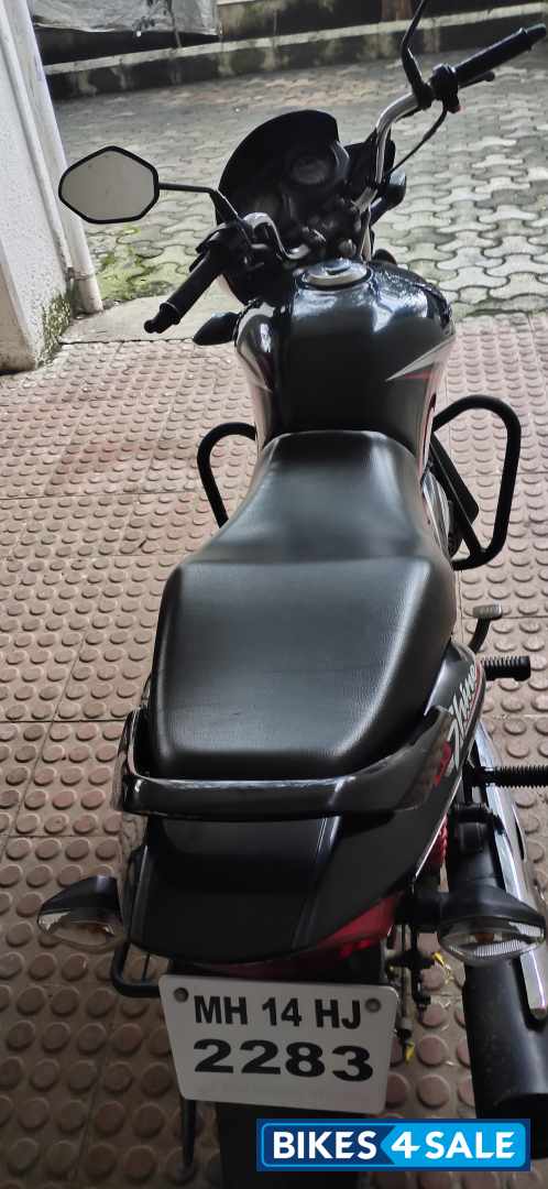 Black Honda CB Shine