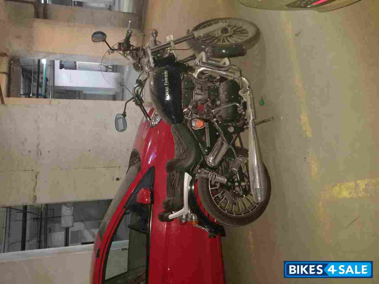 Black Royal Enfield Thunderbird 500