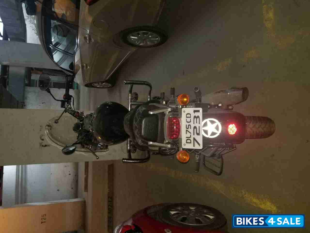 Black Royal Enfield Thunderbird 500