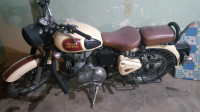 Royal Enfield Classic 500
