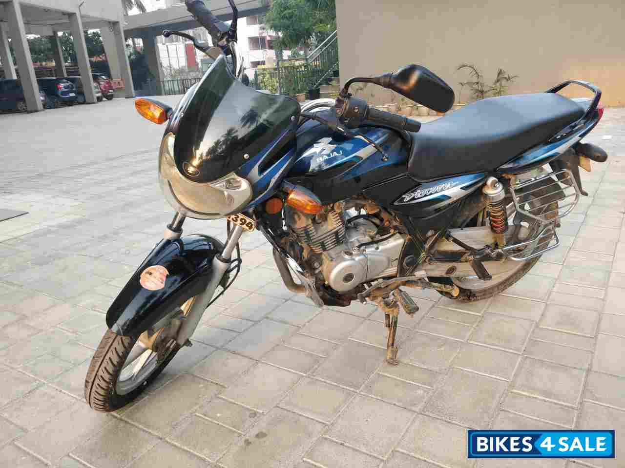 Black And Blue Bajaj Discover DTSi 125