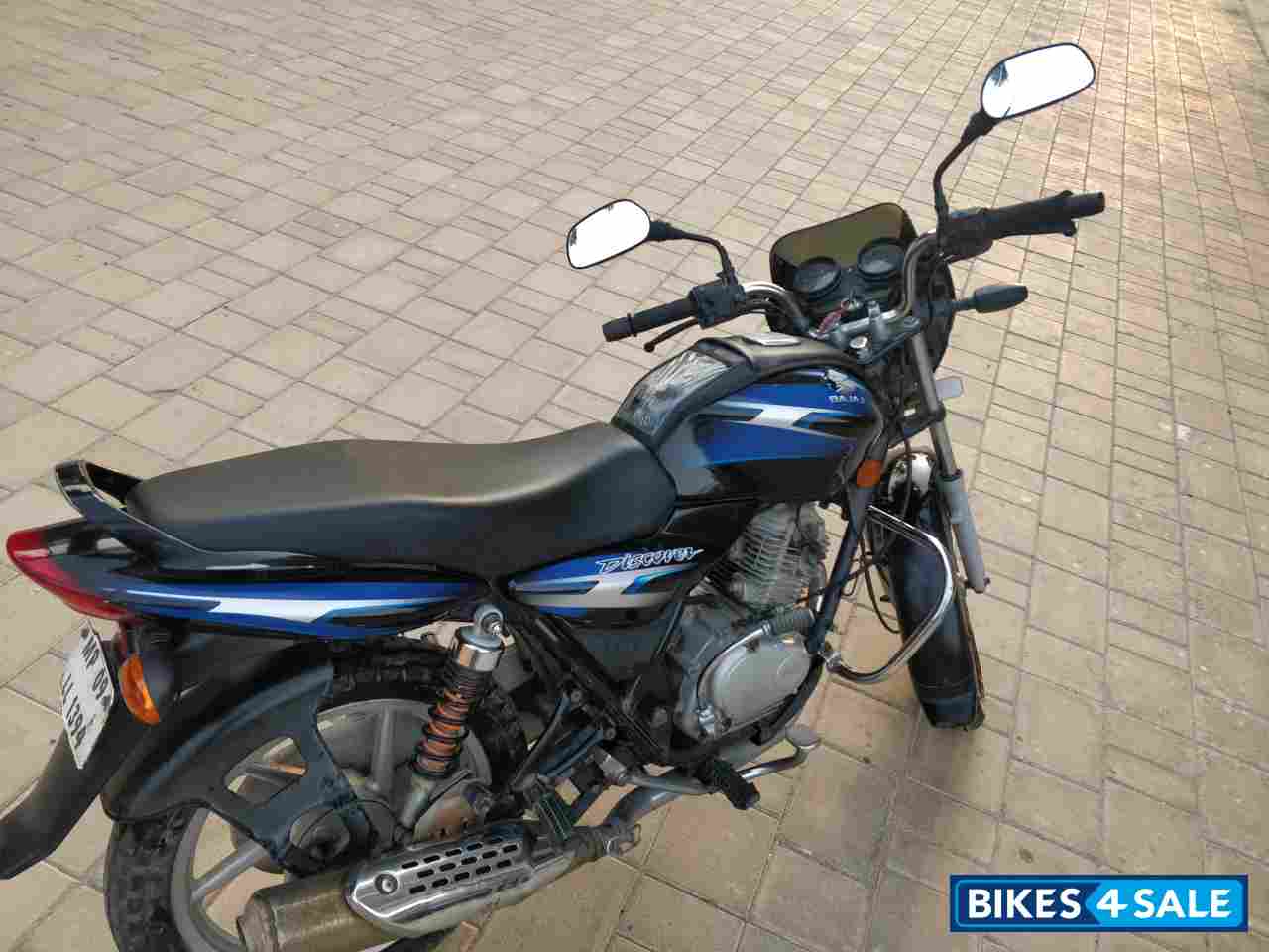 Black And Blue Bajaj Discover DTSi 125