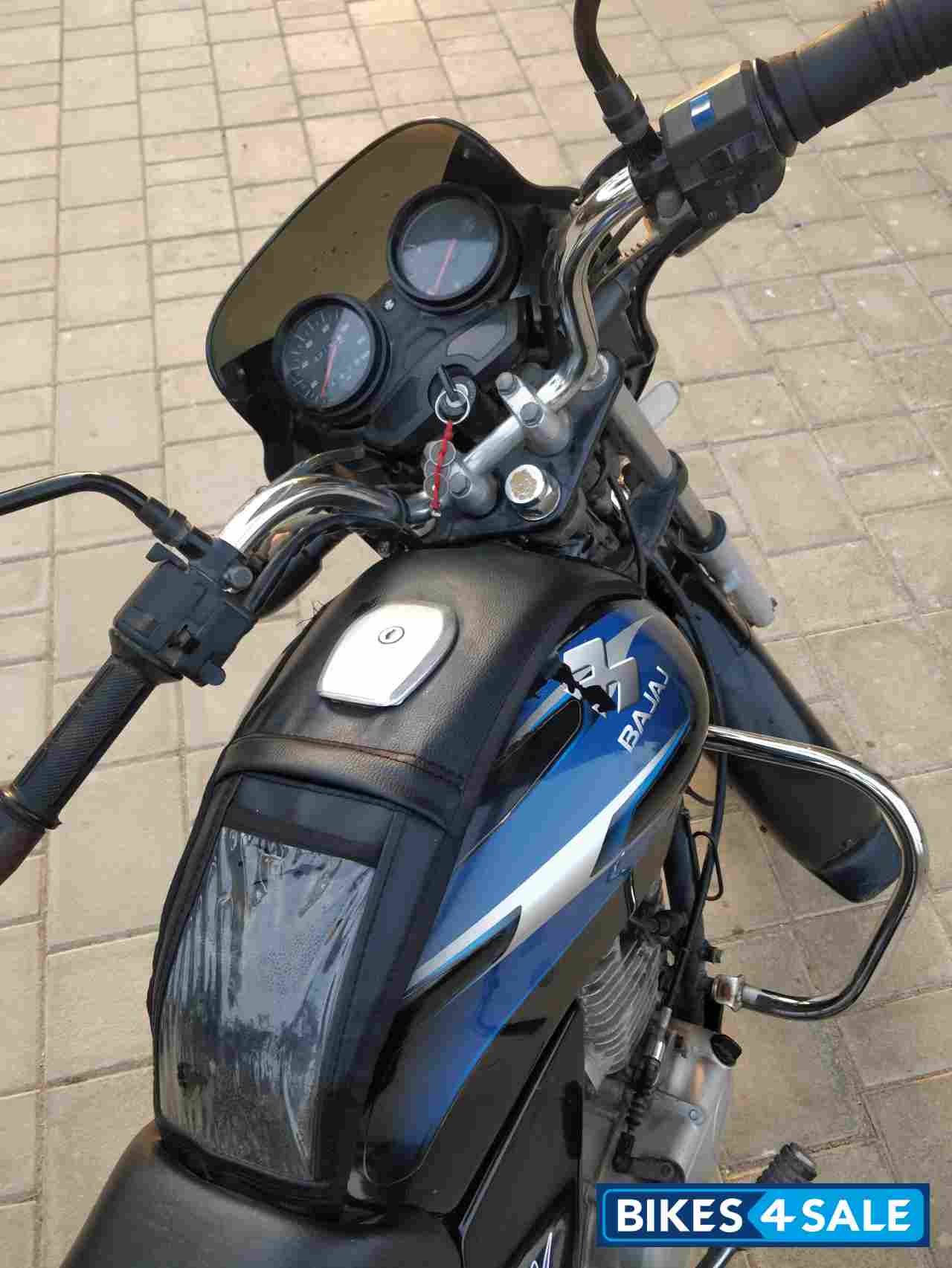 Black And Blue Bajaj Discover DTSi 125