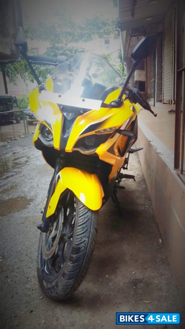 Bajaj Pulsar RS 200