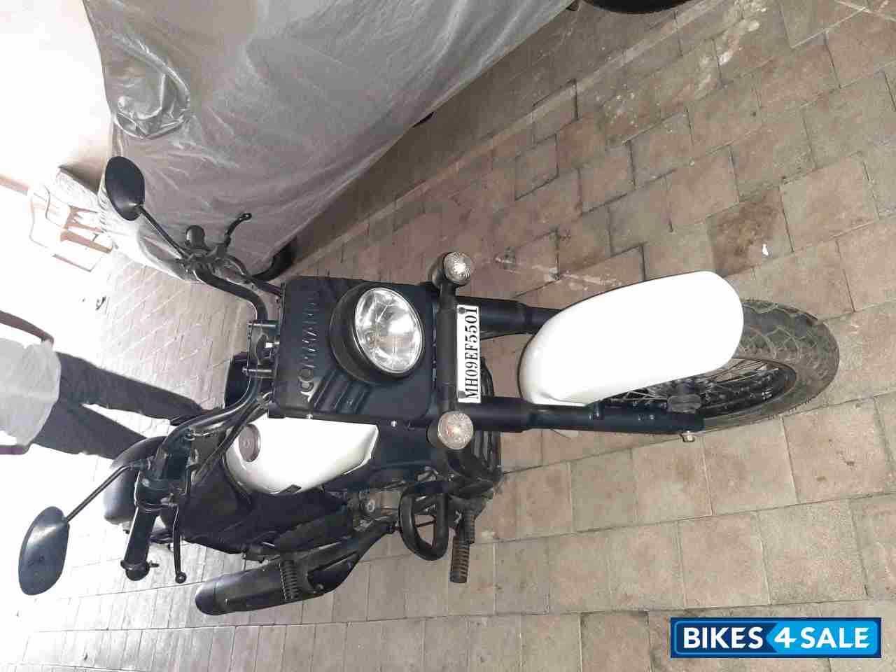 White UM Renegade Commando Mojave