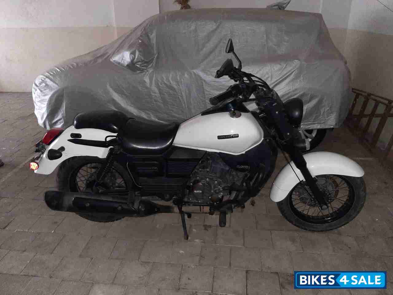 White UM Renegade Commando Mojave