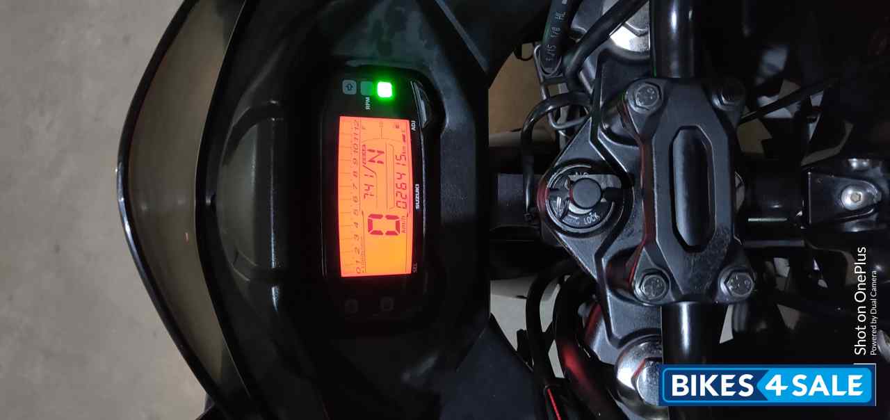 Black Suzuki Gixxer SF