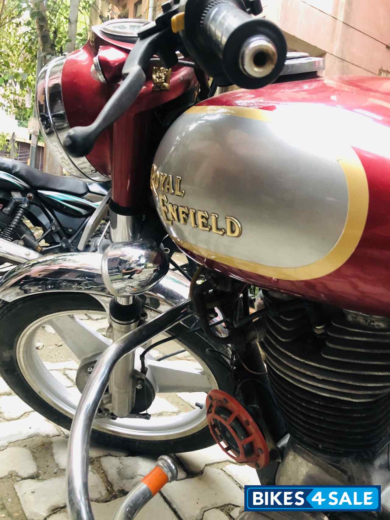 Maroon Royal Enfield Bullet Electra 5S Maroon Royal Enfield Bullet Electra 5S