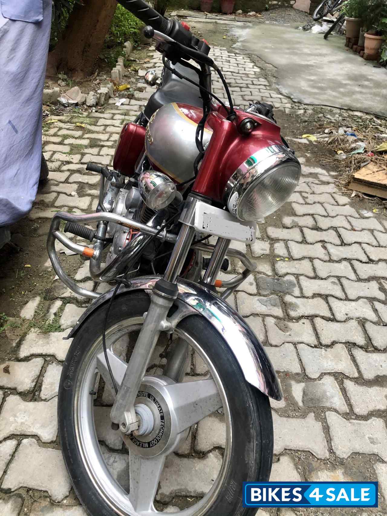 Maroon Royal Enfield Bullet Electra 5S Maroon Royal Enfield Bullet Electra 5S