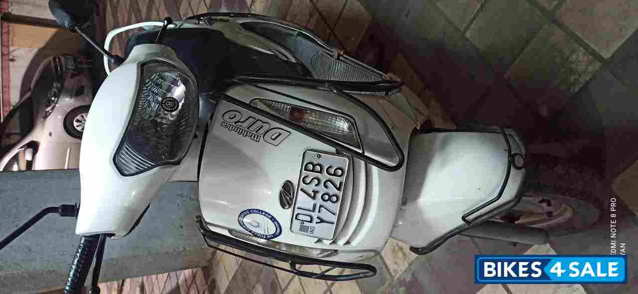 White Mahindra Duro DZ