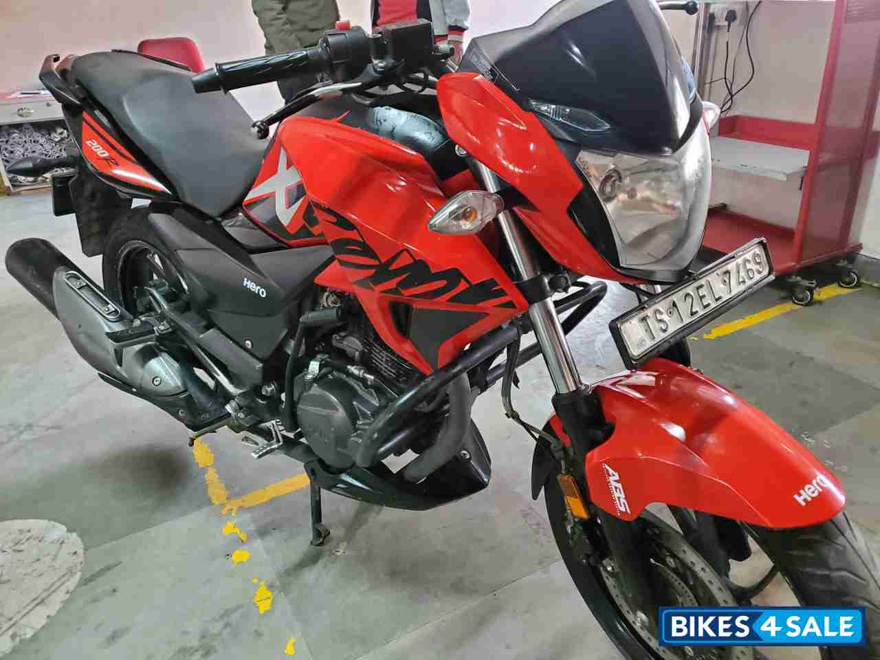 Red And Black Hero Xtreme 200R