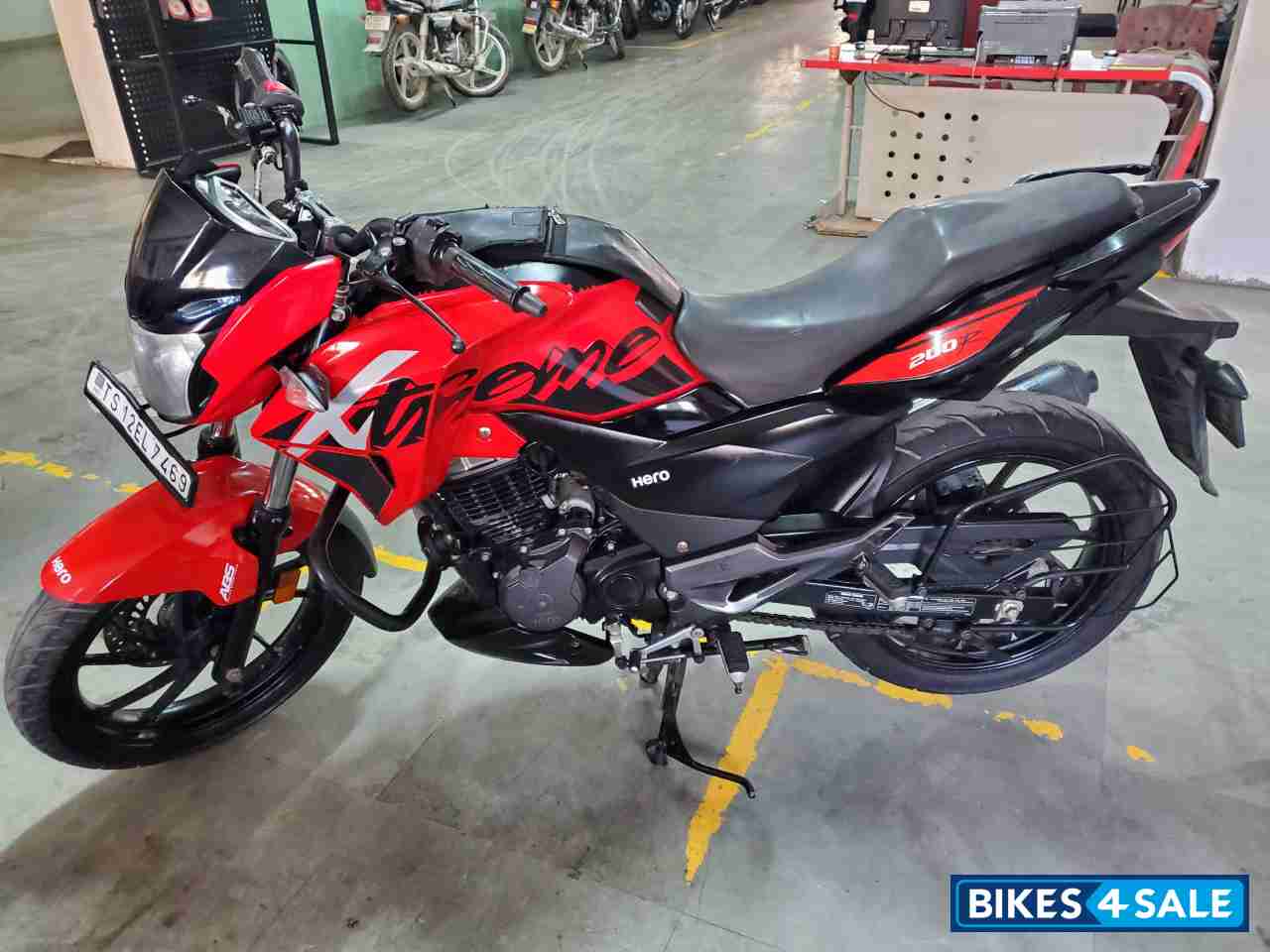 Red And Black Hero Xtreme 200R