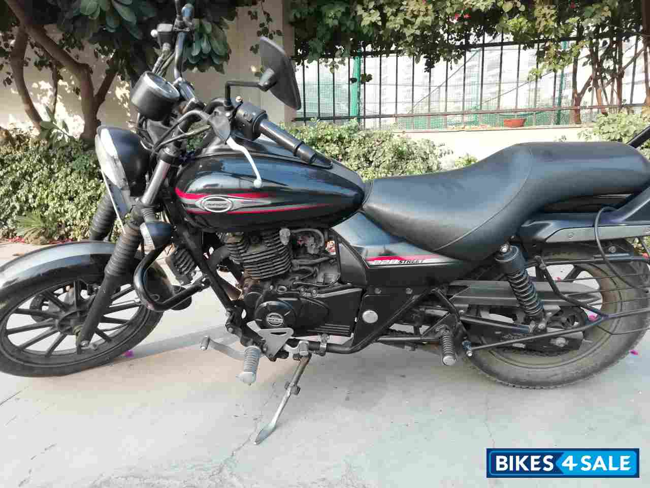 Black, Red Bajaj Avenger Street 220