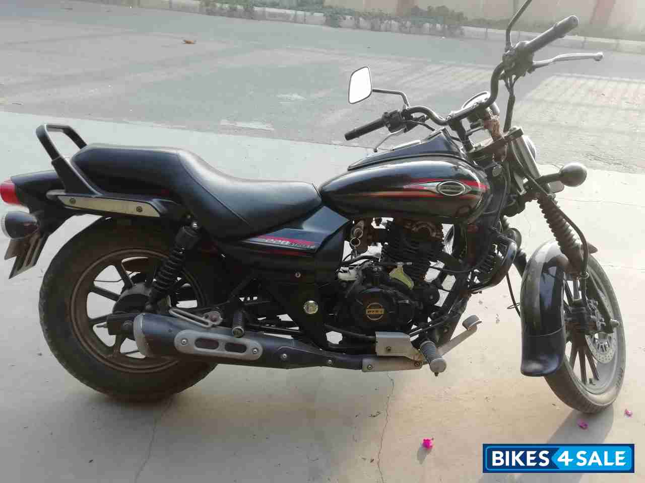 Black, Red Bajaj Avenger Street 220