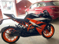 Black KTM RC 200