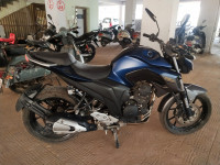 Blue-black Yamaha FZ25
