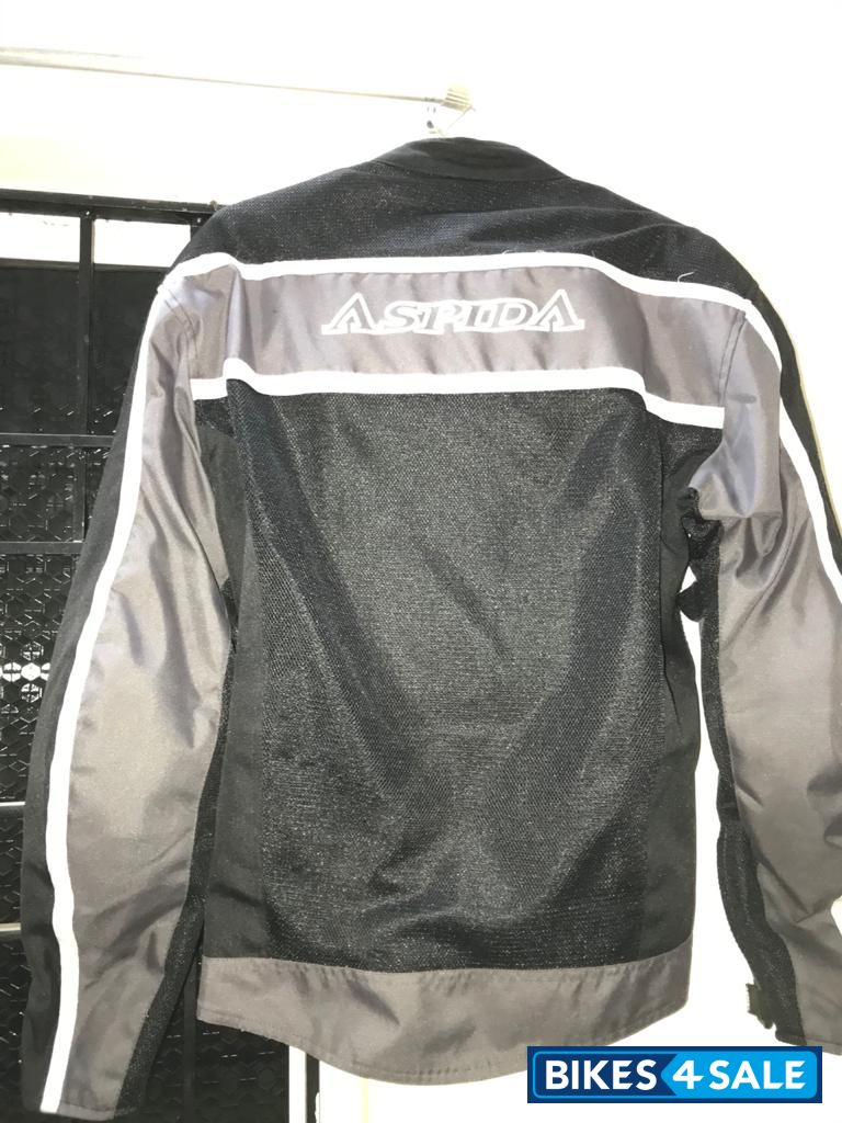 Black Suzuki Gixxer SF Fi