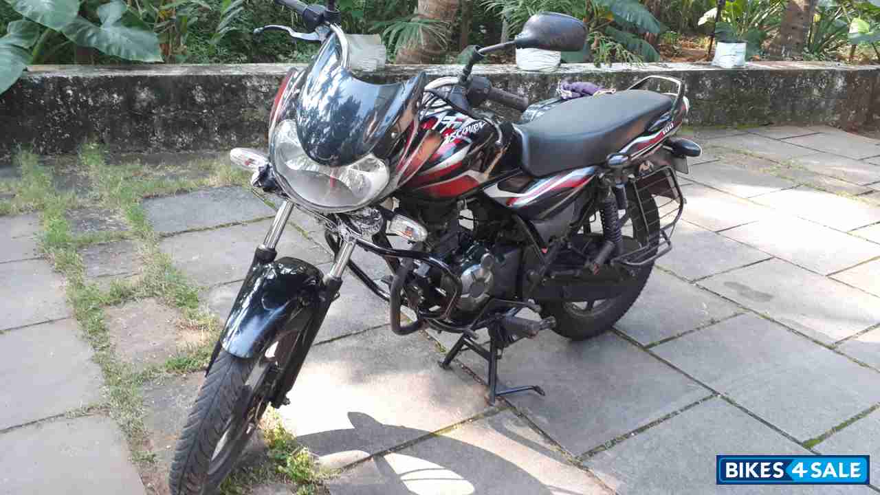 Black Bajaj Discover 100