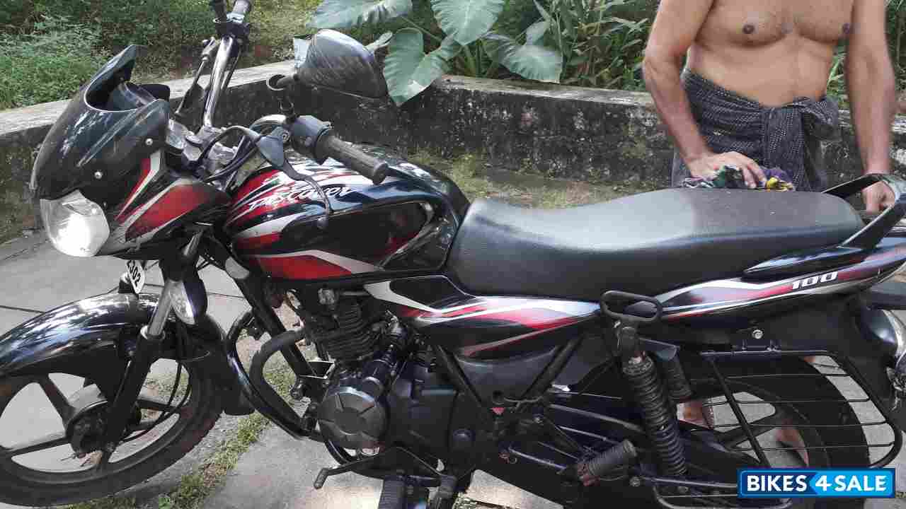 Black Bajaj Discover 100