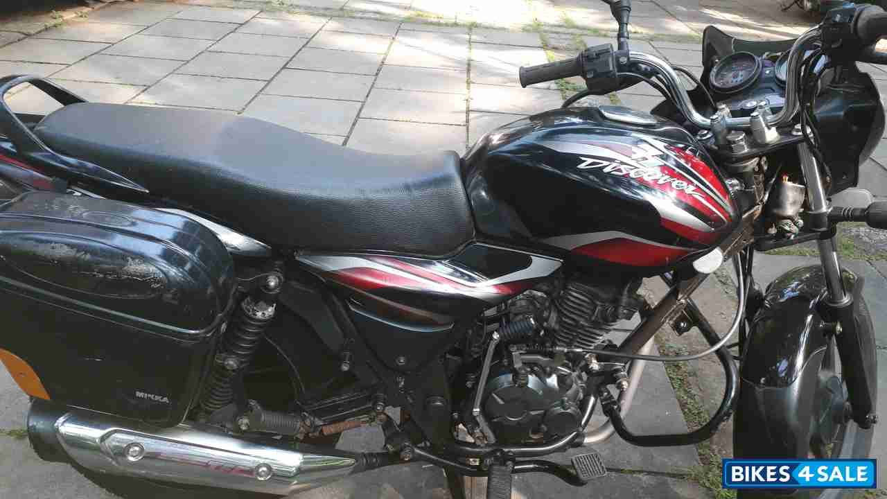 Black Bajaj Discover 100