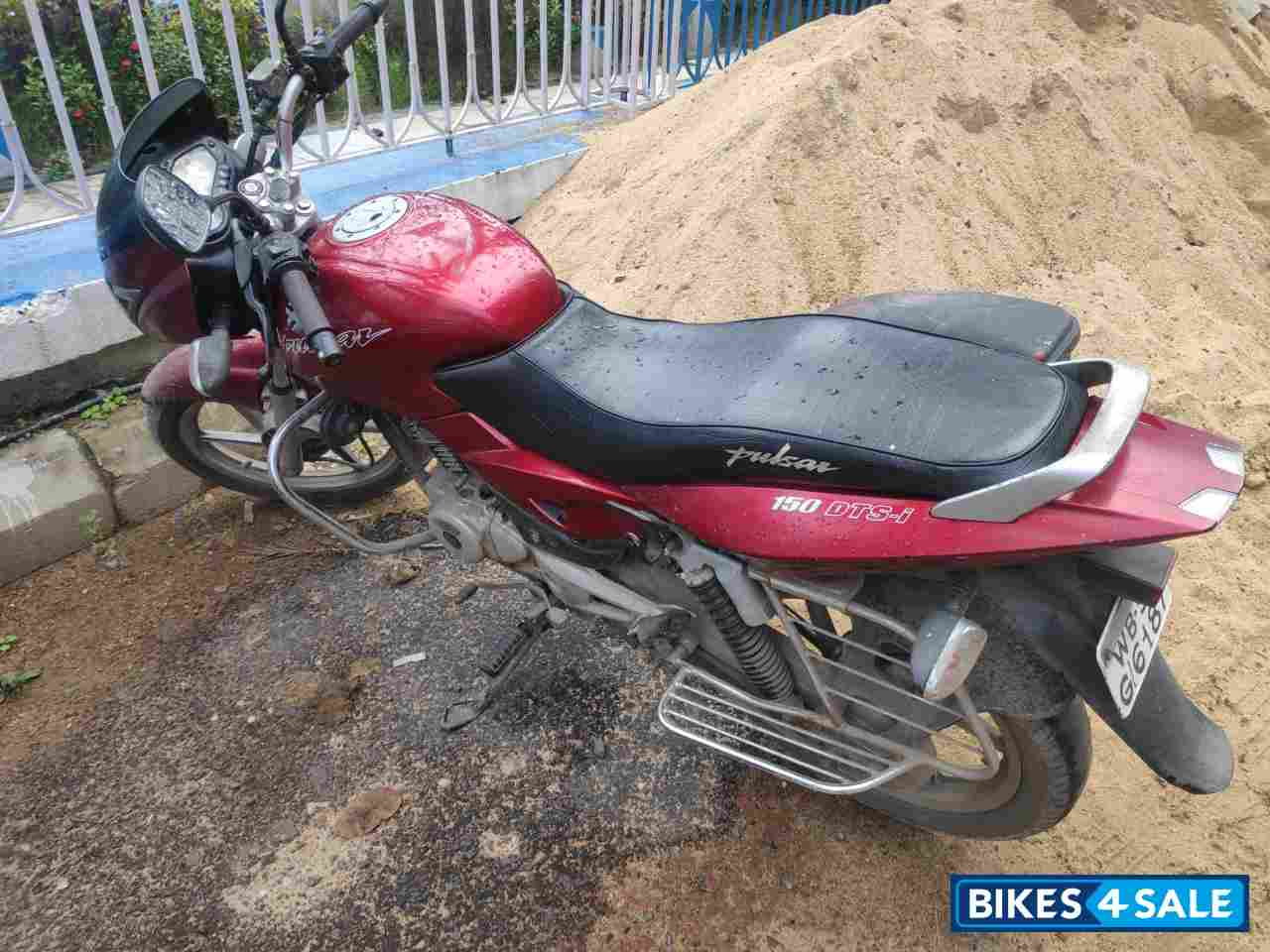 Red Bajaj Pulsar 150 DTSi