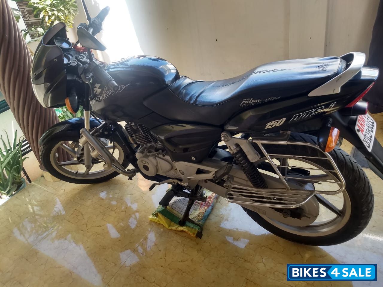Black Bajaj Pulsar 150 DTSi