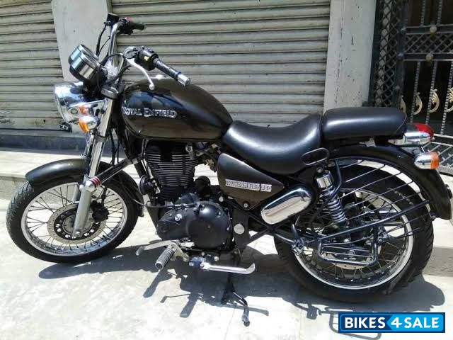 Black Royal Enfield Thunderbird 350